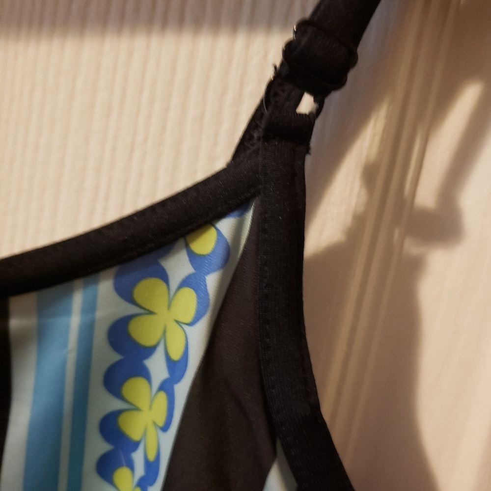 Hind Blue Modern Art Workout Tank - Picture 3 of 6